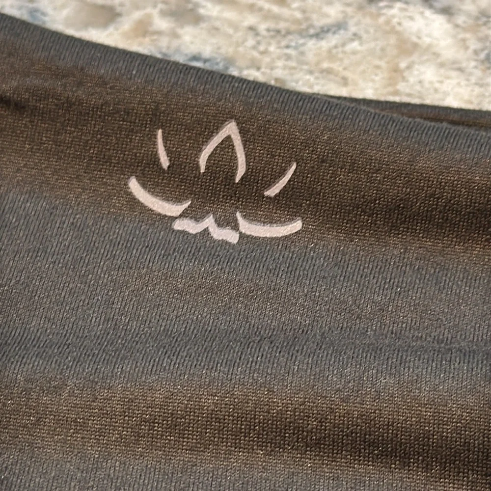 Beyond Yoga | Infinity Hidden Pocket Scarf in Black OS - Picture 3 of 8